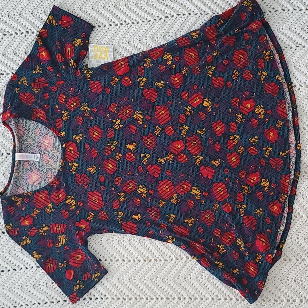 LulaRoe Perfect T red flower